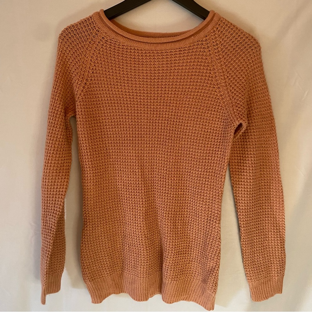 Ambience apparel women’s long sleeve knit sweater sz med. color is rose/coral